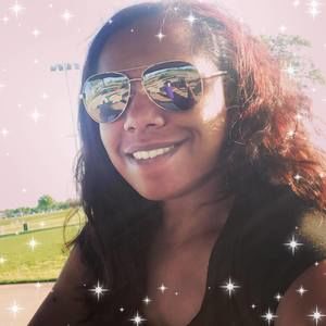 Meet your Posher, Desiree